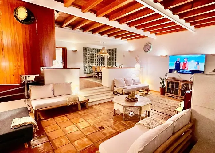 Lovely House With Stunning View Villa