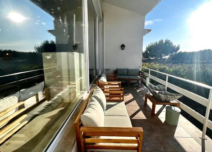 Lovely House With Stunning View * Sesimbra
