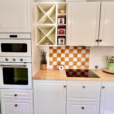 Lovely House With Stunning View Vila