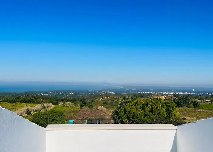 Villa Lovely House With Stunning View Sesimbra