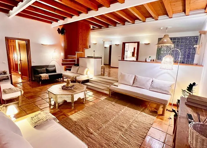 Villa Lovely House With Stunning View